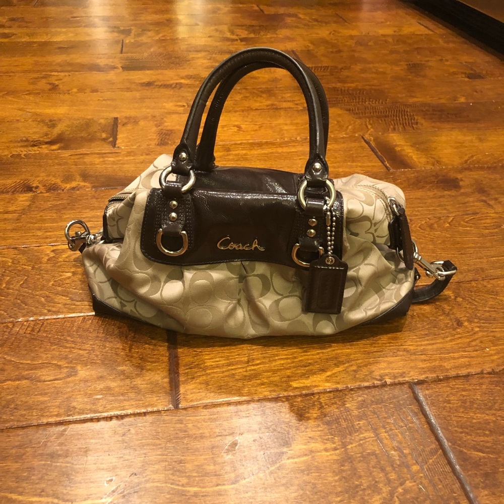 •Authentic• Coach Signature Ashley Sabrina Satchel